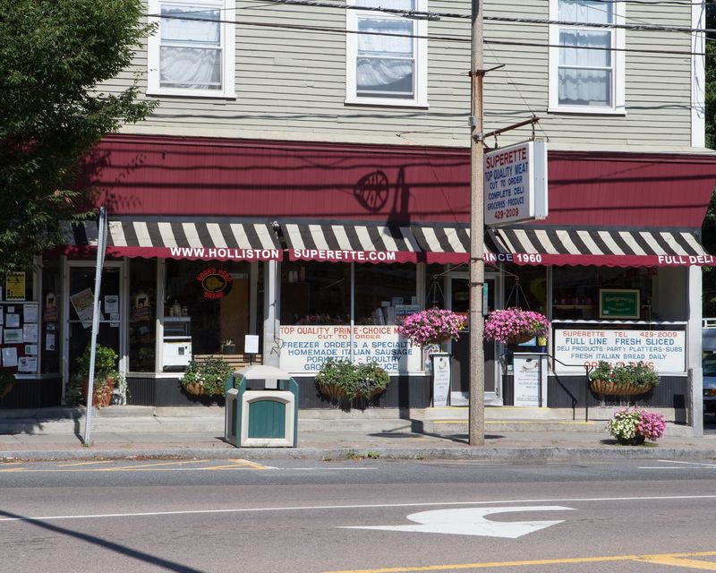 Holliston Superette, Holliston