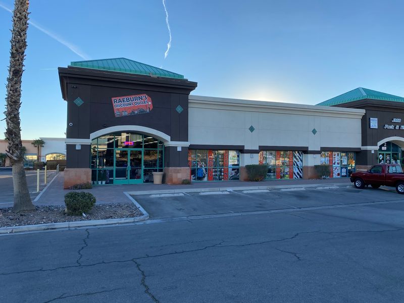 Meet Raeburn's Discount Outlet