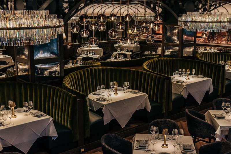 Prime & Provisions Steakhouse Honors Chicago Beef Tradition