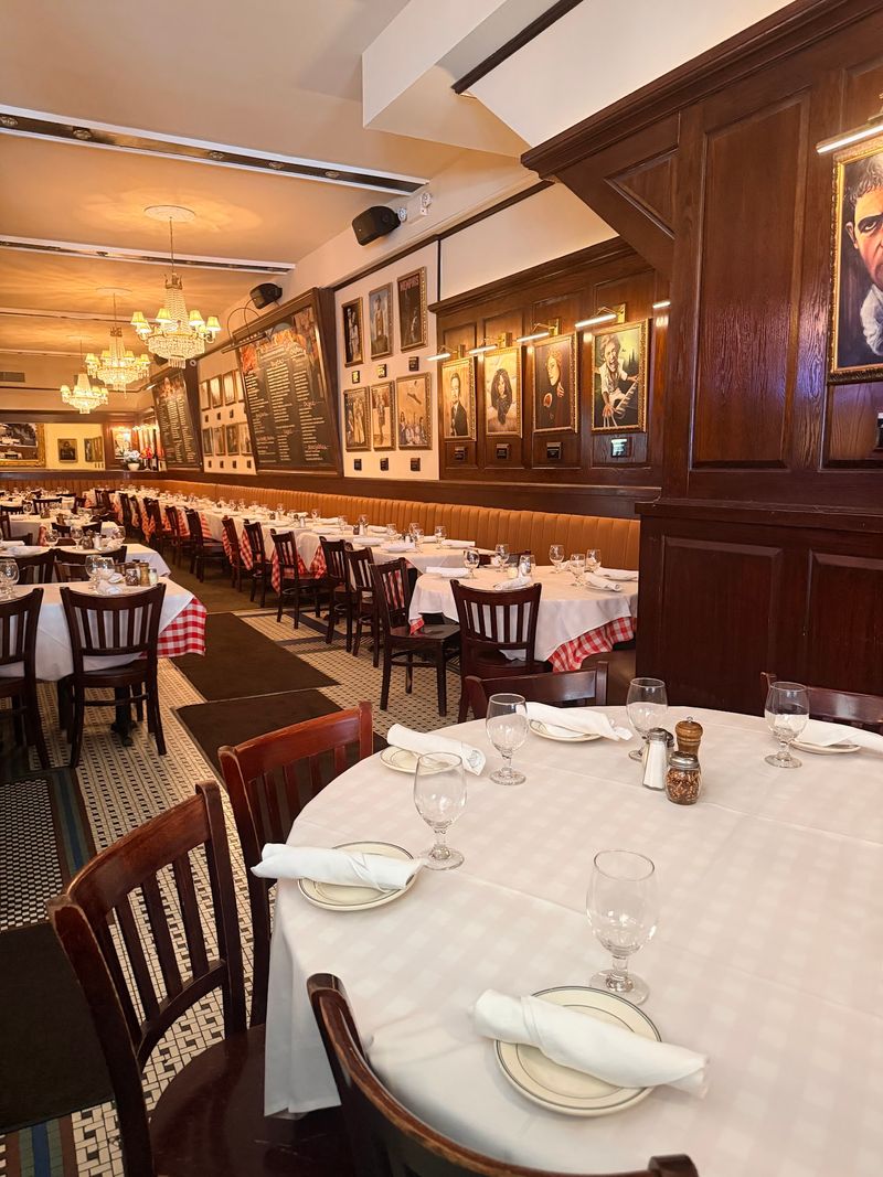 Tony's Di Napoli