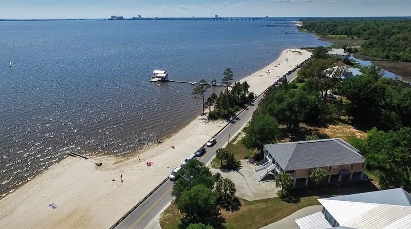  E Beach Dr