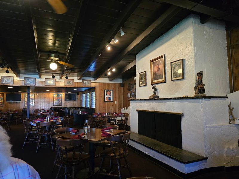 An Old West Dining Room That Feels Lived-In