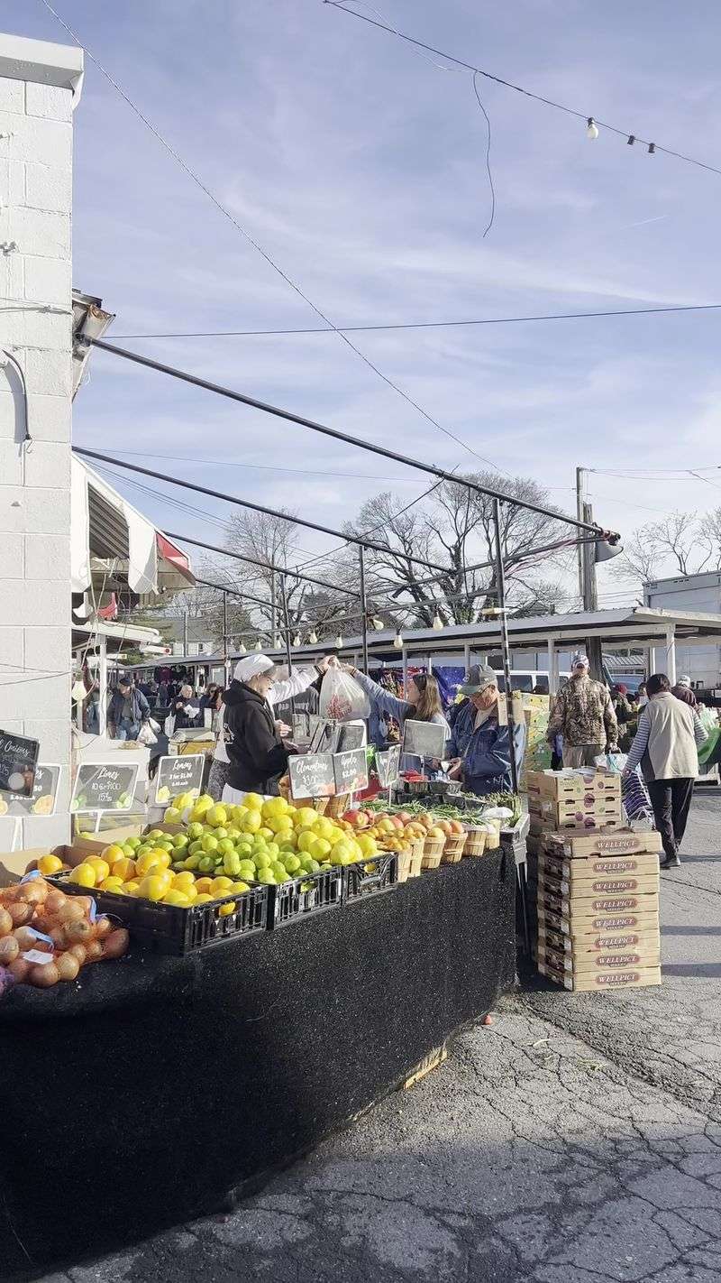 Root's Country Market & Auction