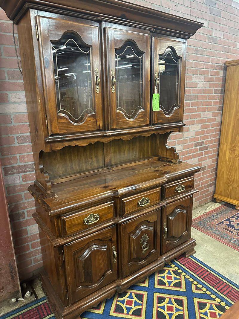 Furniture Hunters Strike Gold