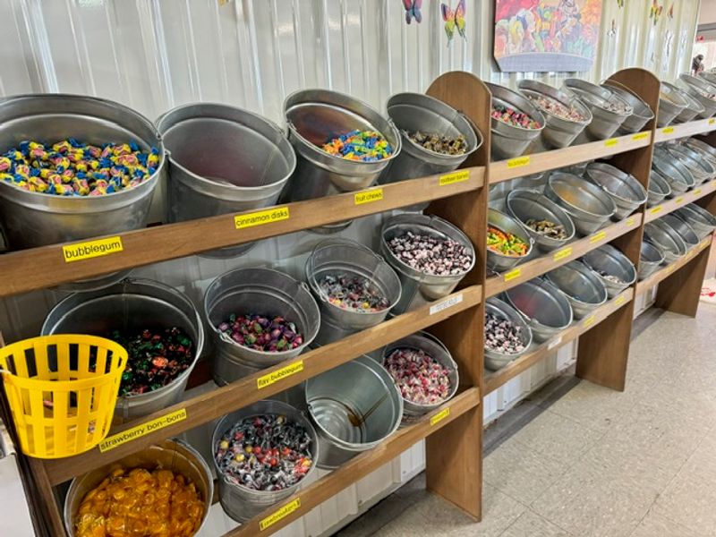 Bakery Case Full Sweets