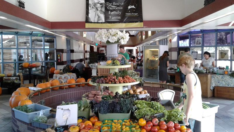 Intuitive Forager Farmer's Market In The 18b Arts District