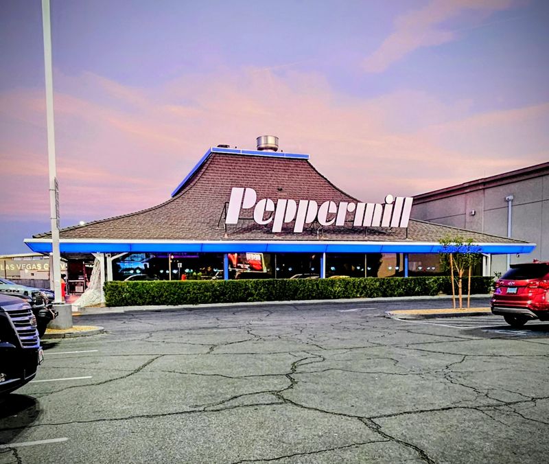 Peppermill Restaurant And Fireside Lounge On The Strip, Las Vegas