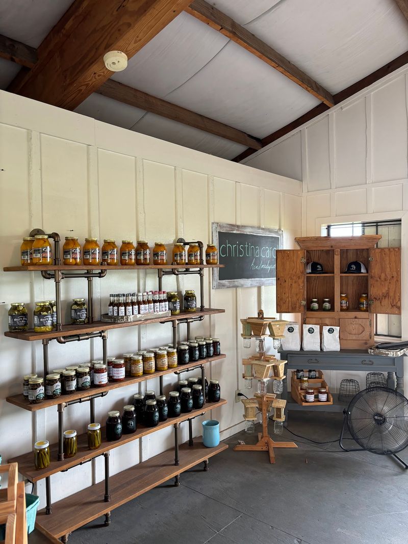 Souvenirs, Shelves, And Smart Visit Tips