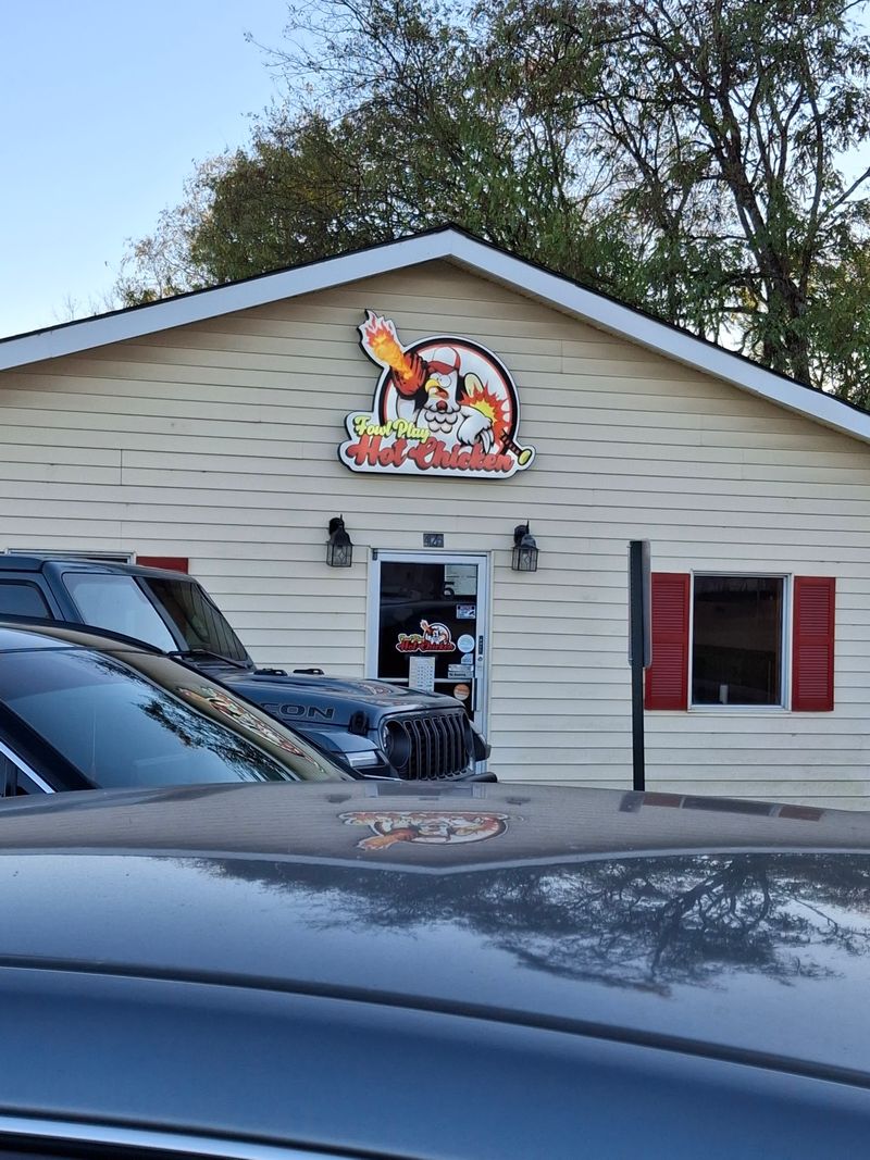 Fowl Play Hot Chicken