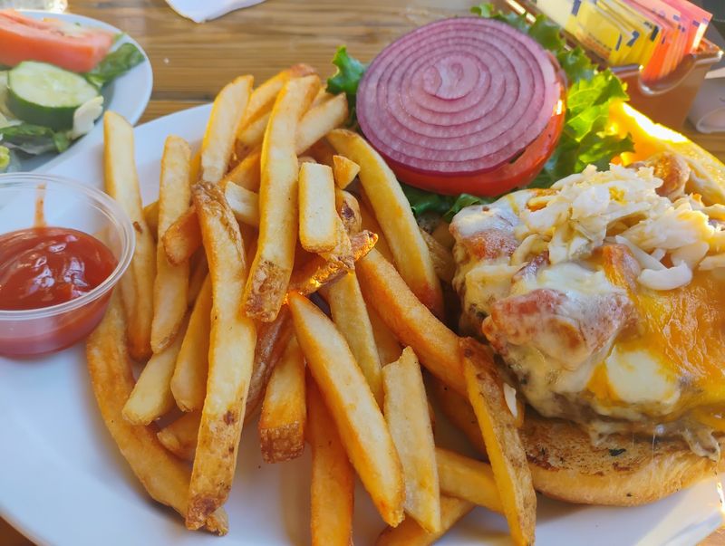 Crab Cakes That Earn Their Reputation