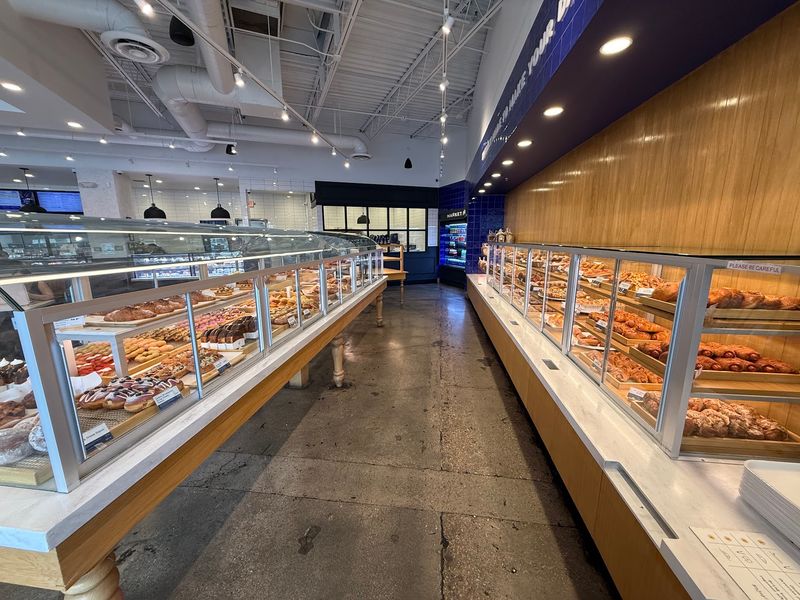 Paris Baguette On Decatur Boulevard Delivers Soft Breads And Fruit Cakes