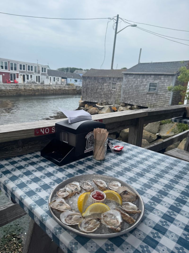 Eat On The Dock
