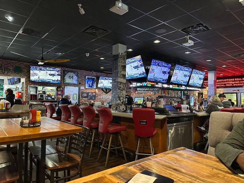A Sports Bar Atmosphere That Actually Delivers