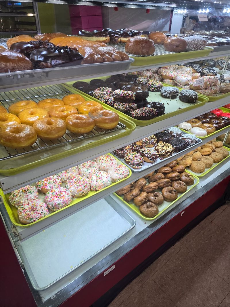 A Bright And Early Start For Donut Fans