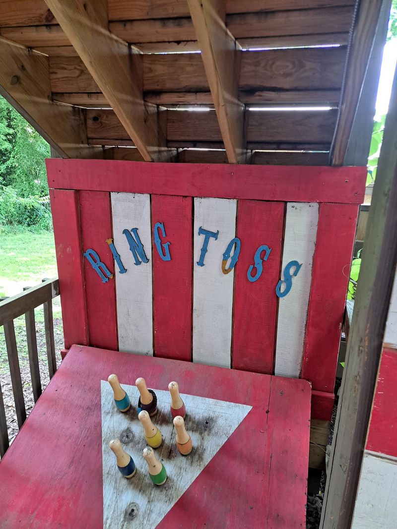 Treehouse Tables, Picnic Spots And Saturday Music