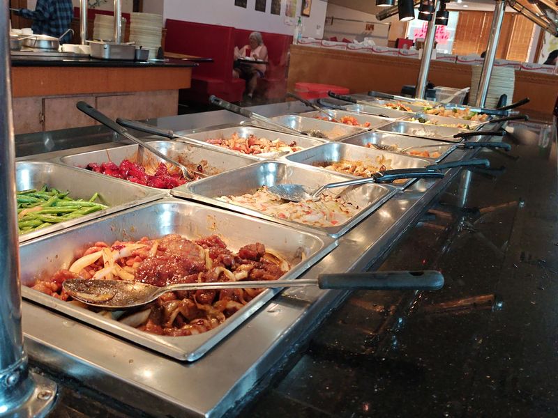 Fresh And Hot, The Buffet Rule That Actually Holds Here