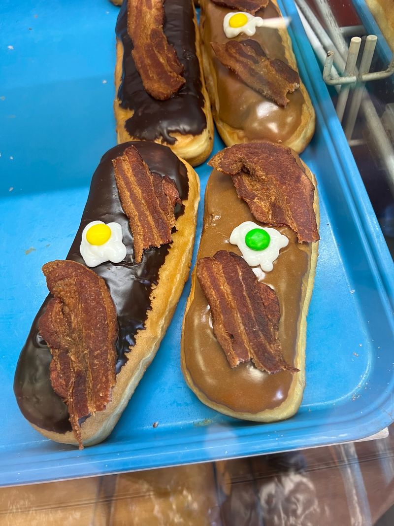 The Lemon-Filled Donut That Wakes Up Your Taste Buds
