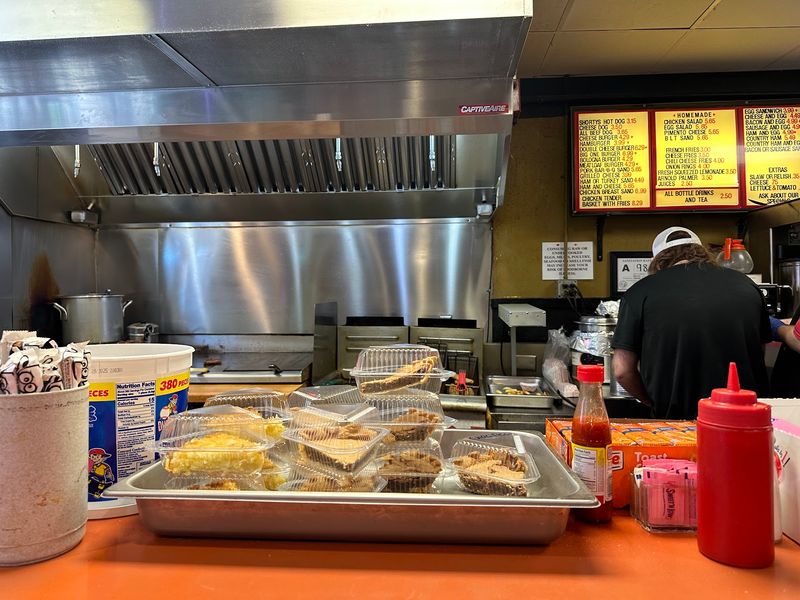 Counter Service That Moves Like Clockwork