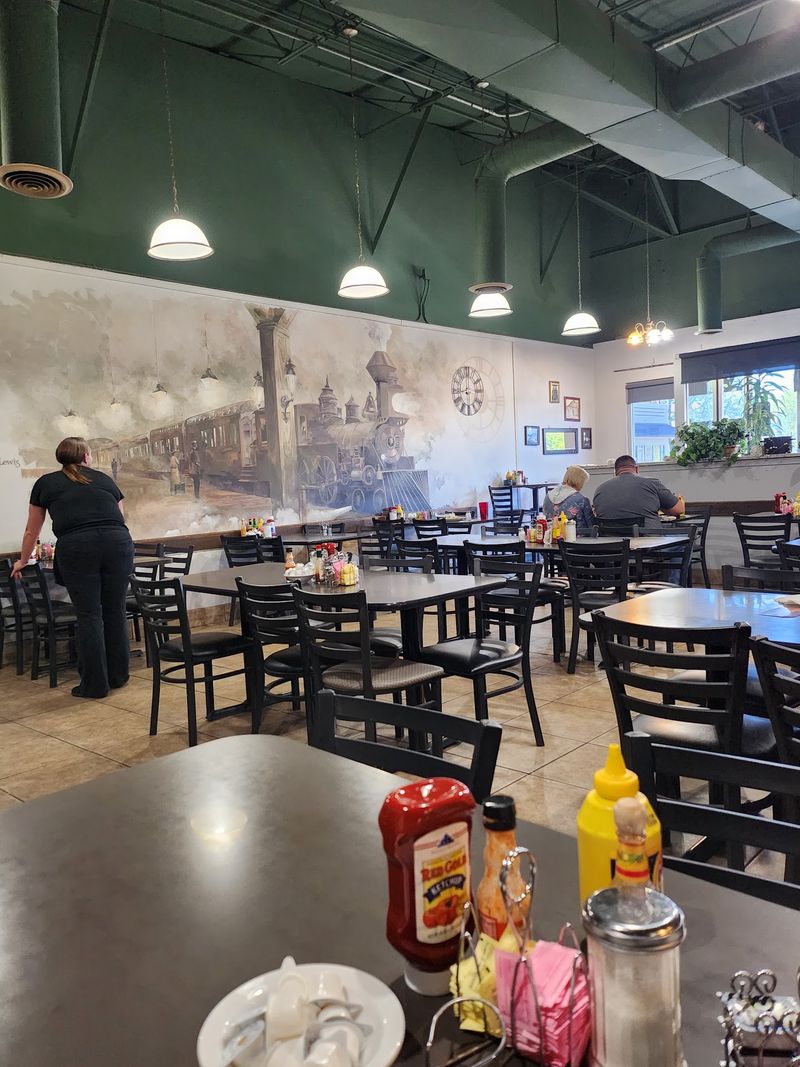 Friendly Service, Quick Seating