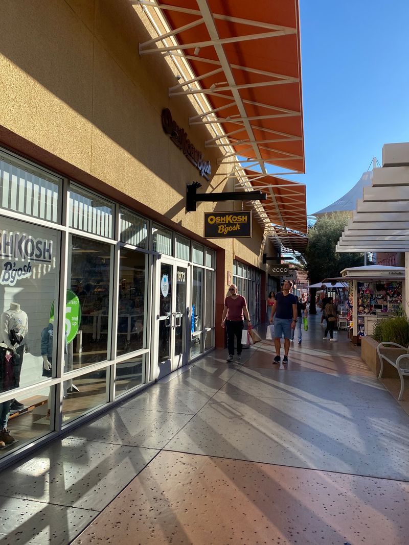 Open-Air Walkways That Beat The Usual Mall Feeling