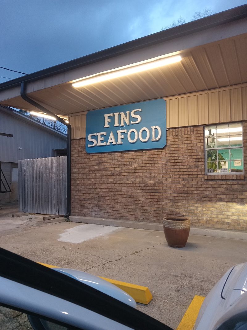 Fins Fresh Seafood And Po Boys