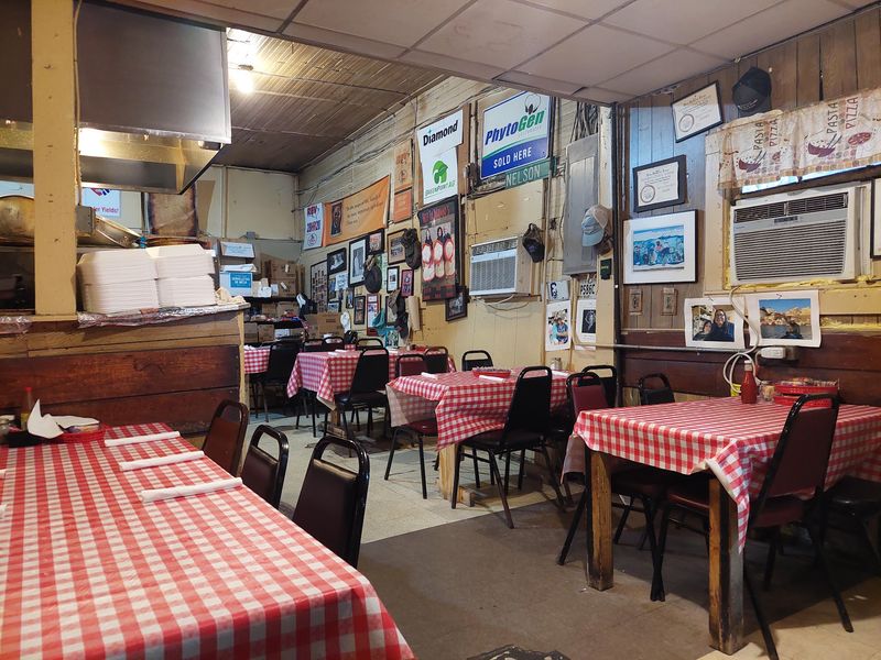 Doe's Eat Place - Greenville