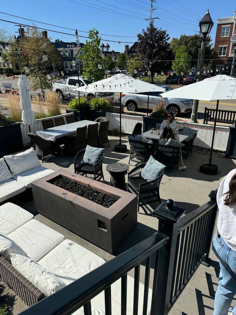 Patio Dining With Warm-Weather Charm