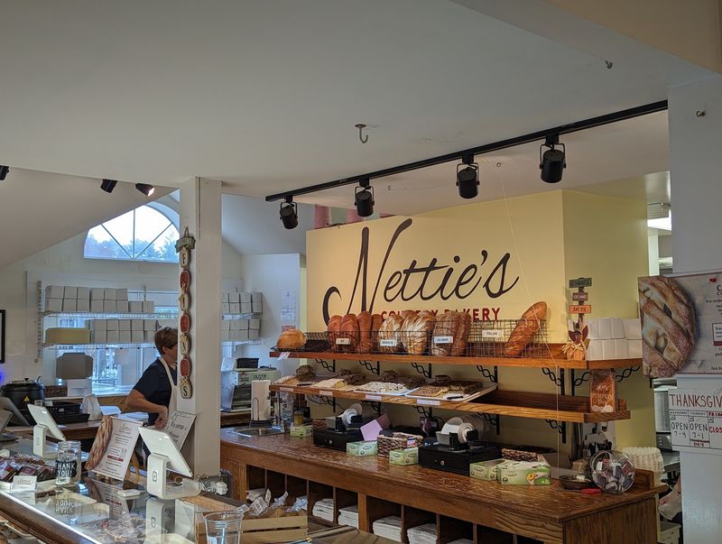 Nettie's Country Bakery - Center Moriches