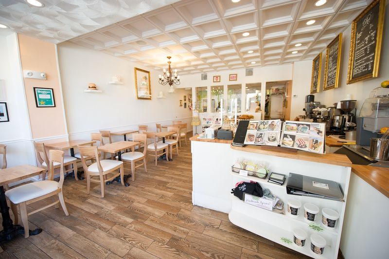 Oakleaf Cakes Bake Shop, Boston