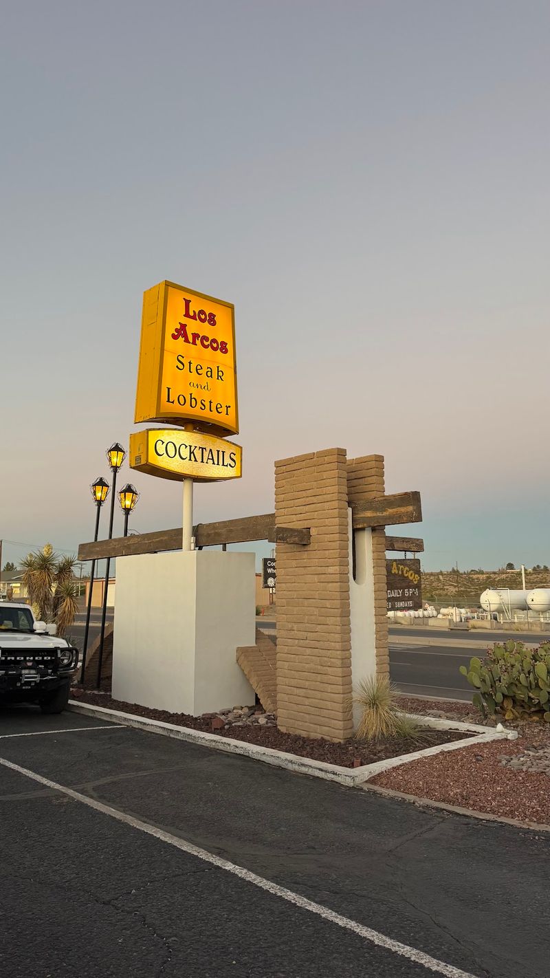 Los Arcos Steak & Lobster