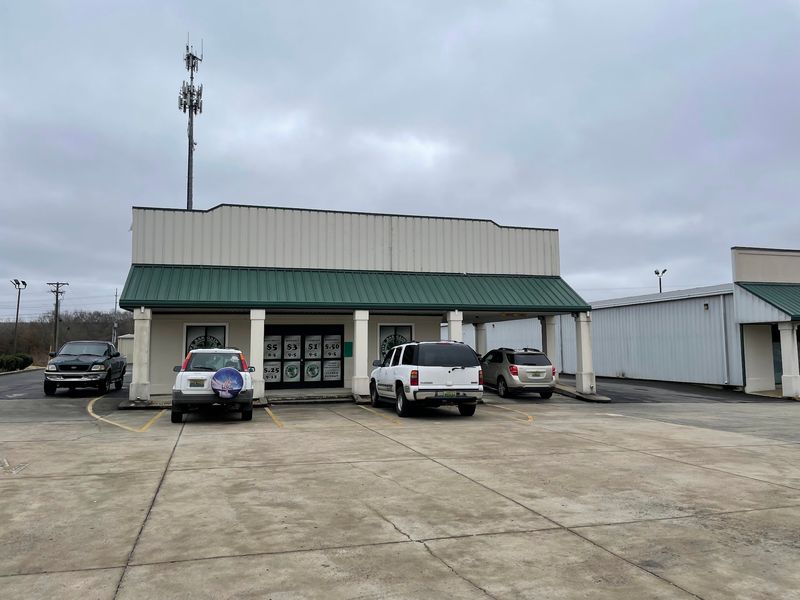 Why Scottsboro Bargain Hunters Return Week After Week