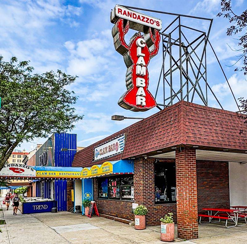 Randazzo's Clam Bar
