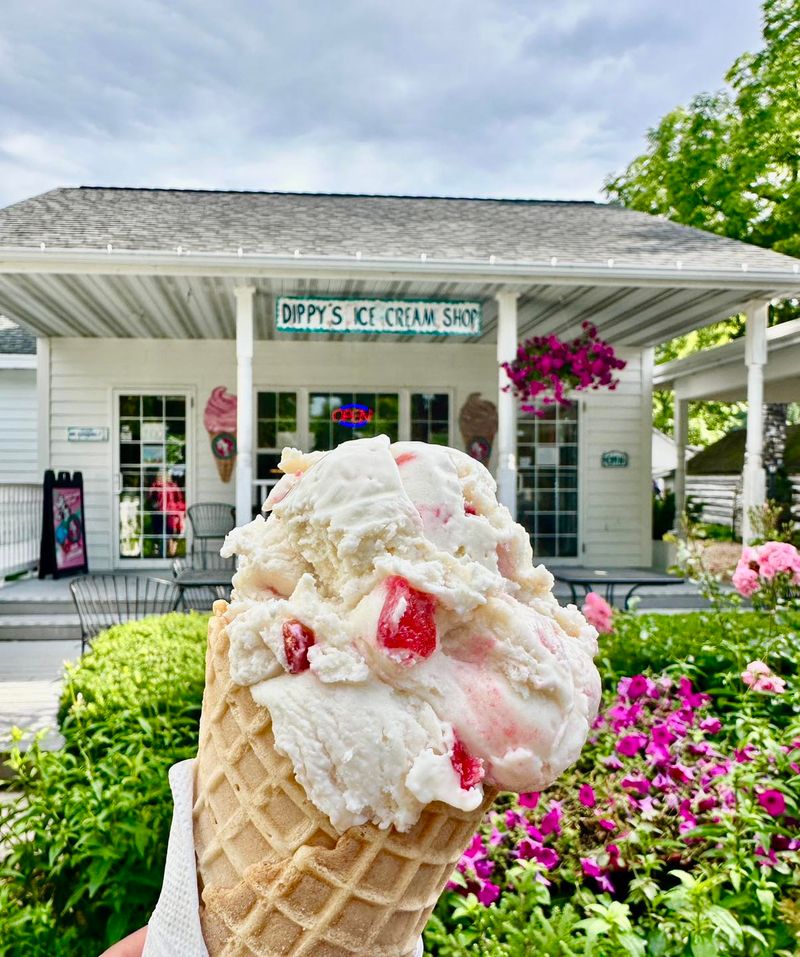Fish Creek - Dippy's Ice Cream Shop