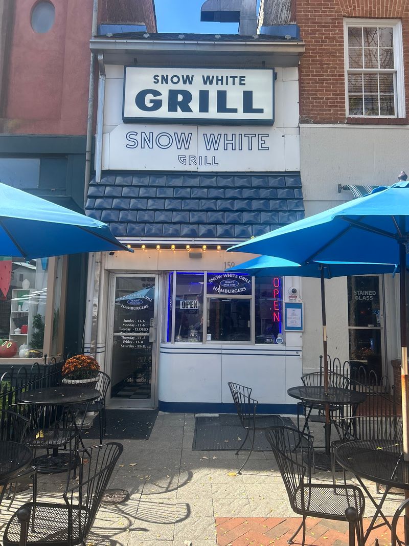 Snow White Grill