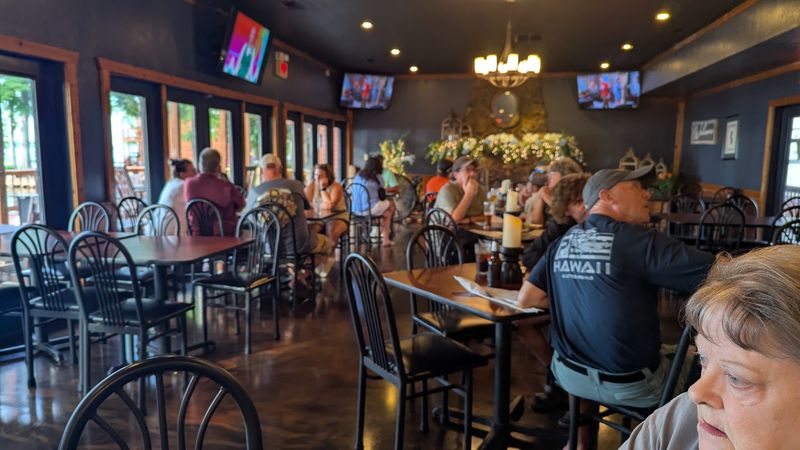 Blue Bank Fish House & Grill, Hornbeak