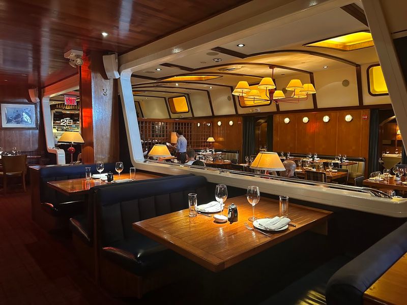 Lure Fishbar