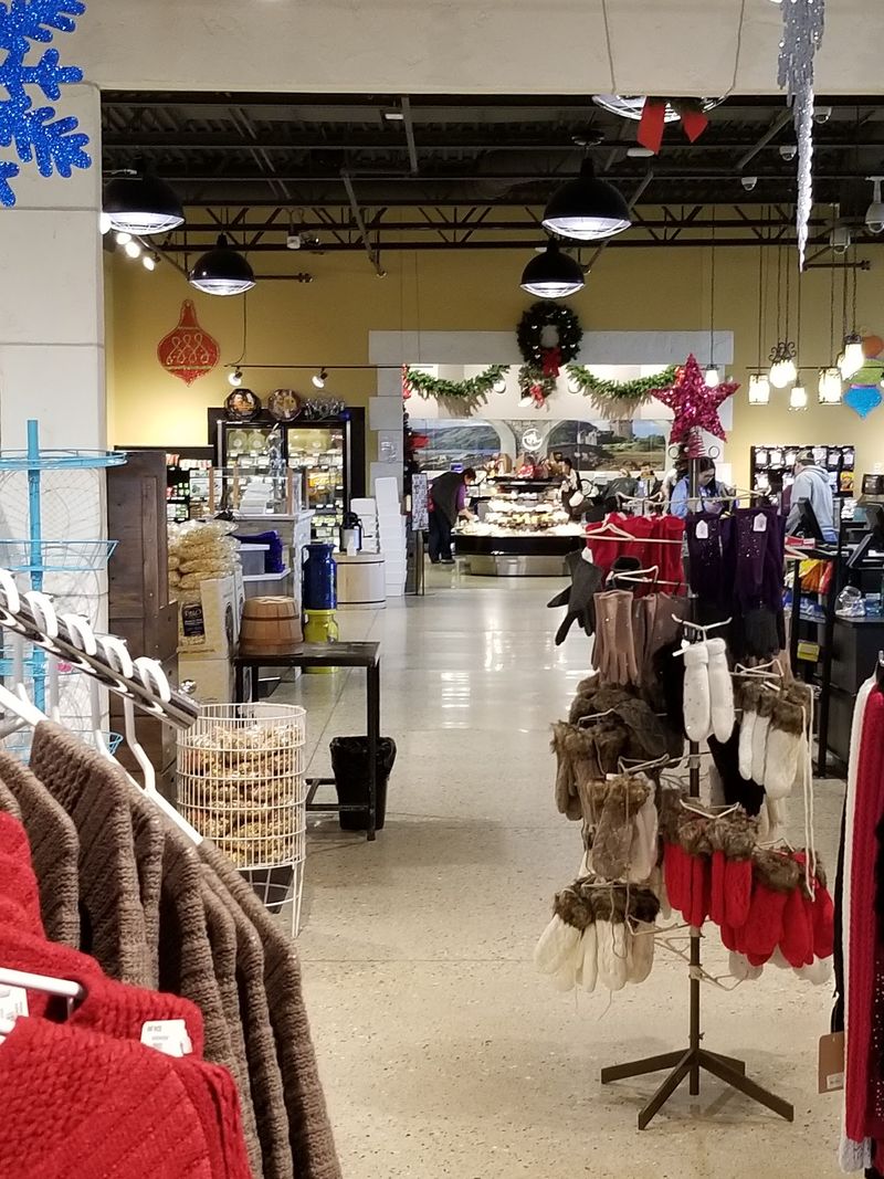 Souvenirs, Cheeseheads, And Photo-Worthy Thrones