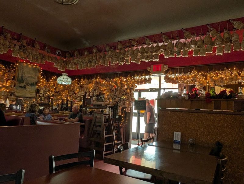 Weekday Lunch Offers A Quieter Way To Experience Loui's