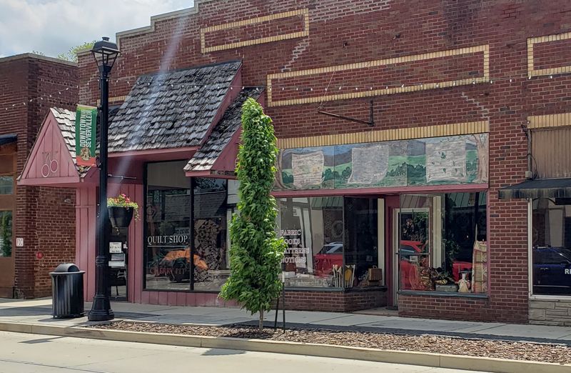 The Cherry Pit, Sevierville