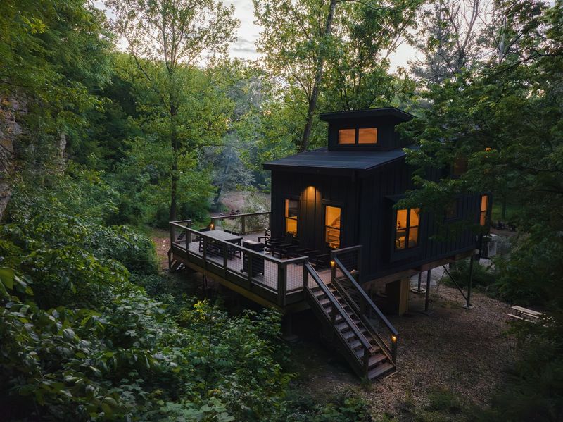 Treehouses At Starved Rock
