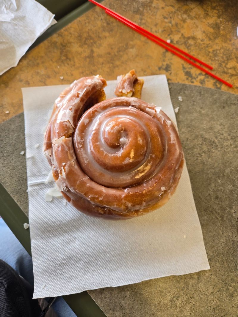 Dulce Donuts Pairs Fried Favorites With Serious Cinnamon Rolls