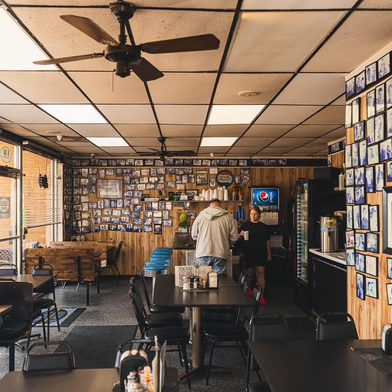 Counter Seats Where Conversation Comes Free