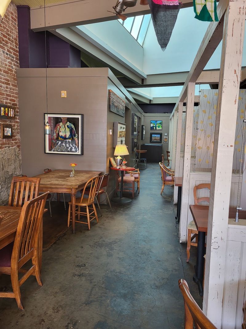Fan And Johnny's - Greenwood