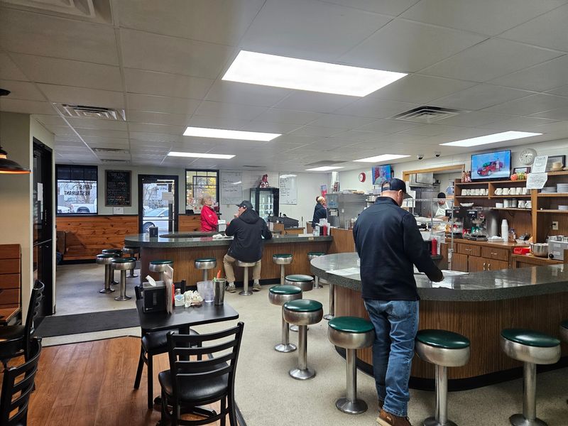 Counter Seating Is The Move