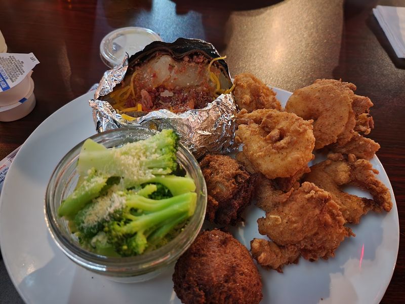 Menu Highlights Featuring Traditional Southern Cuisine