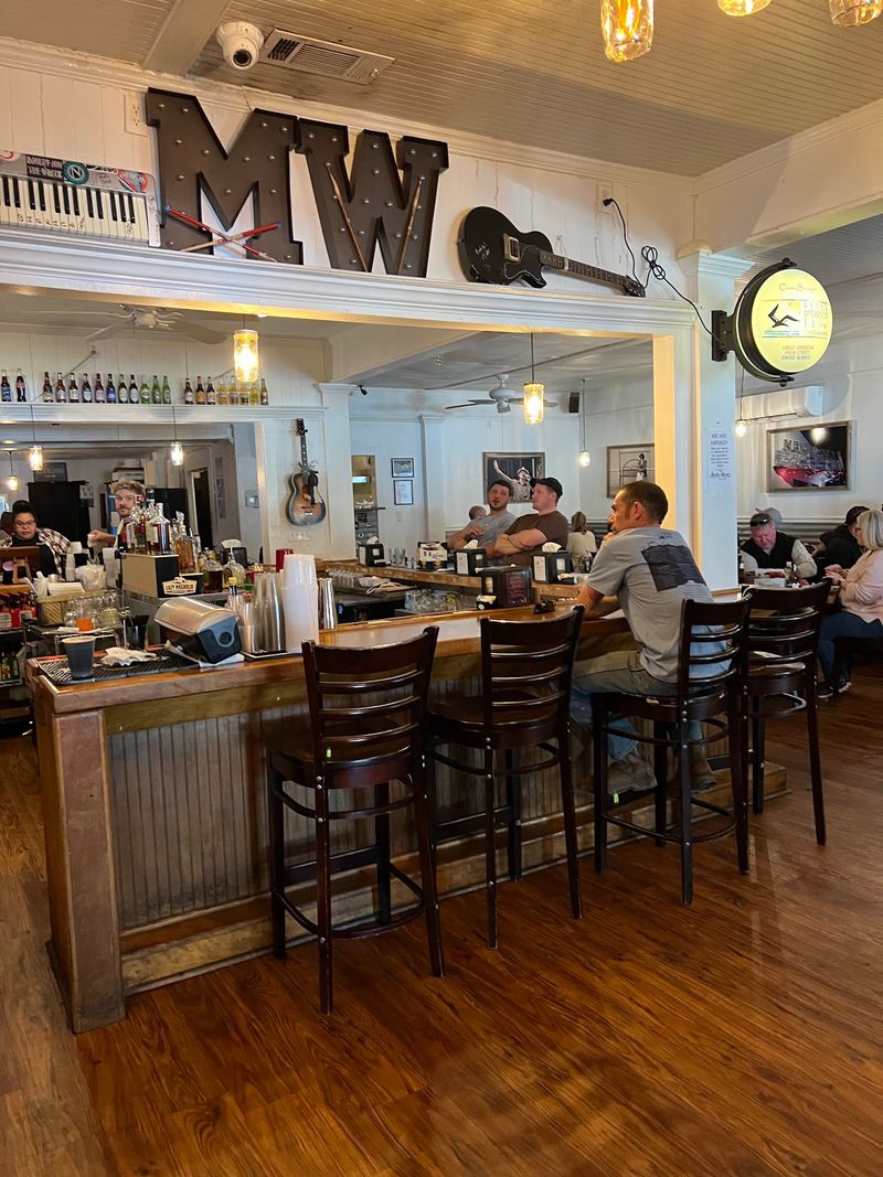 Murky Waters BBQ - Ocean Springs