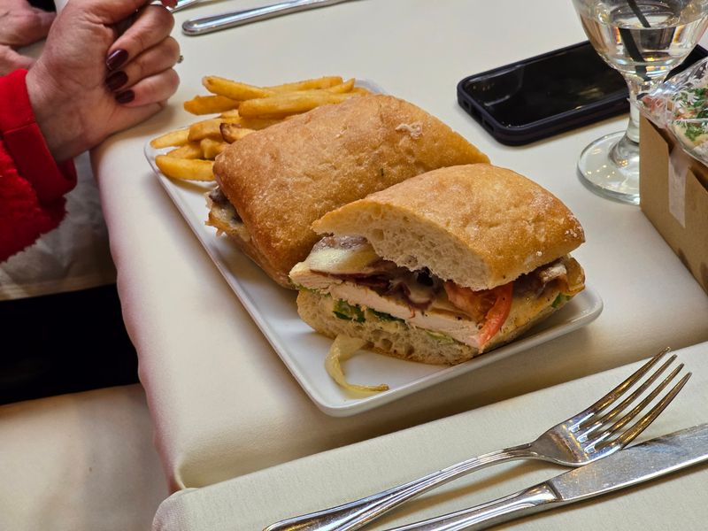 Burgers, Sandwiches And Midday Comfort