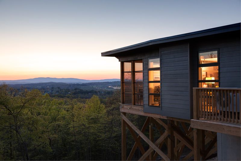 Cabins With Wall Windows