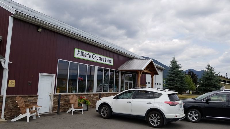 A Scenic Drive That Sets The Mood Before You Arrive