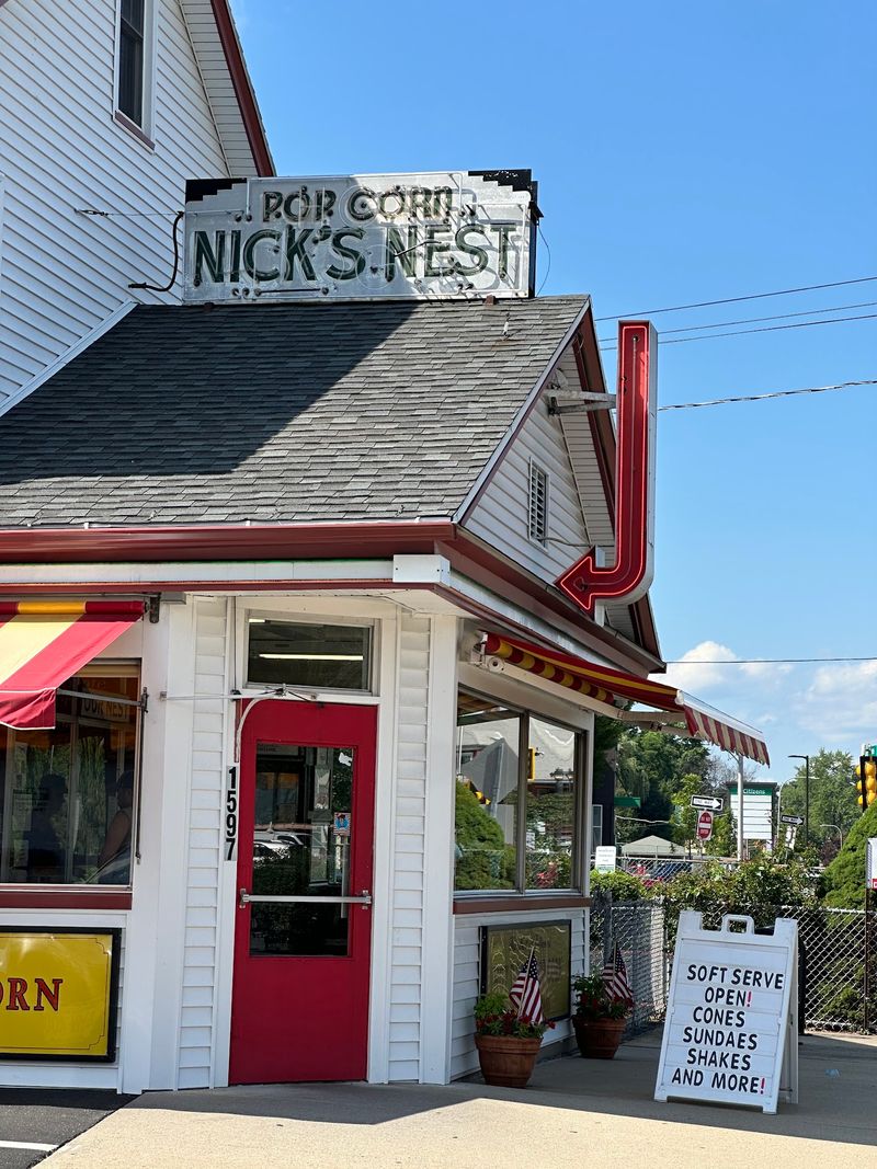 Nick's Nest In Holyoke, Holyoke